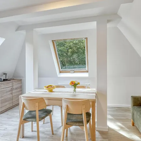 3 Bedroom Stunning In 아파트